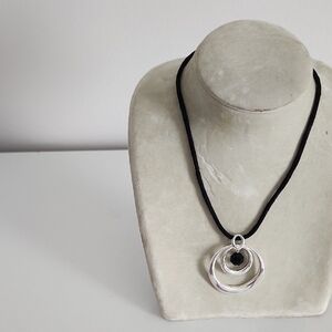 Chic Silver and Black Circle Pendant Necklace